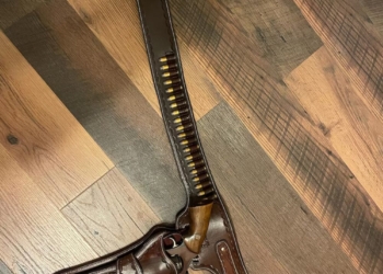 Premium Handcrafted Western Leather Holster for .44/.45 Caliber Revolvers with 30-Round Ammo Loops